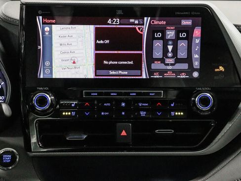 Used 2022 Toyota Highlander Platinum FWD image 16