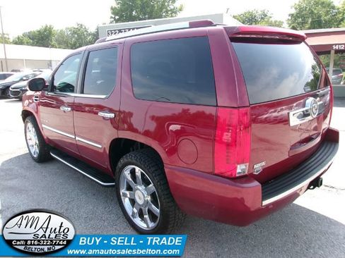 Used 2010 Cadillac Escalade Luxury AWD/4WD image 4