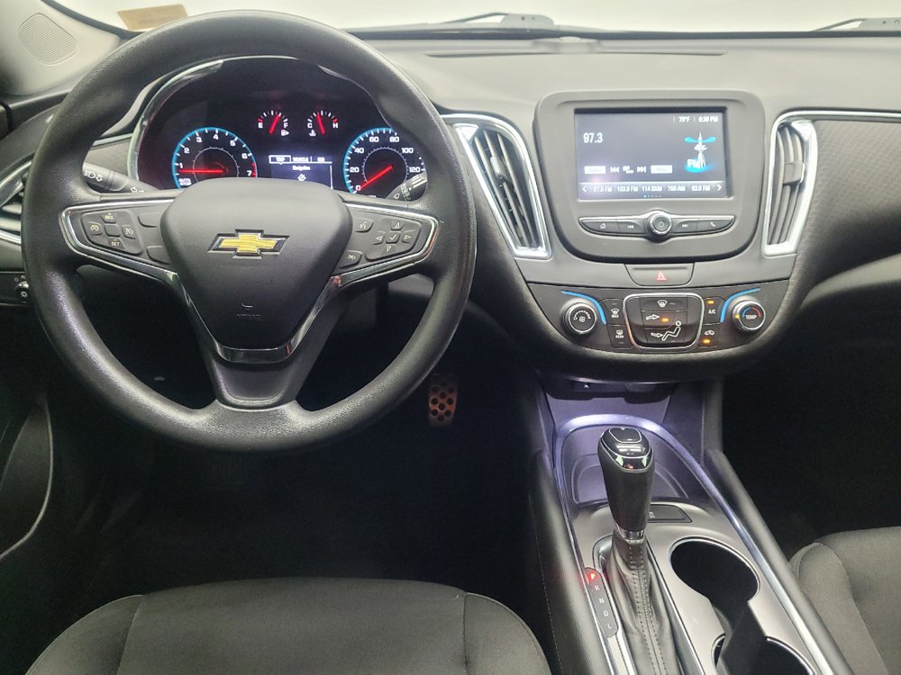 Used 2017 Chevrolet Malibu LT FWD image 22