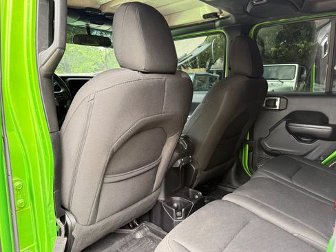 Used 2018 Jeep Wrangler Unlimited Sport S AWD/4WD image 37