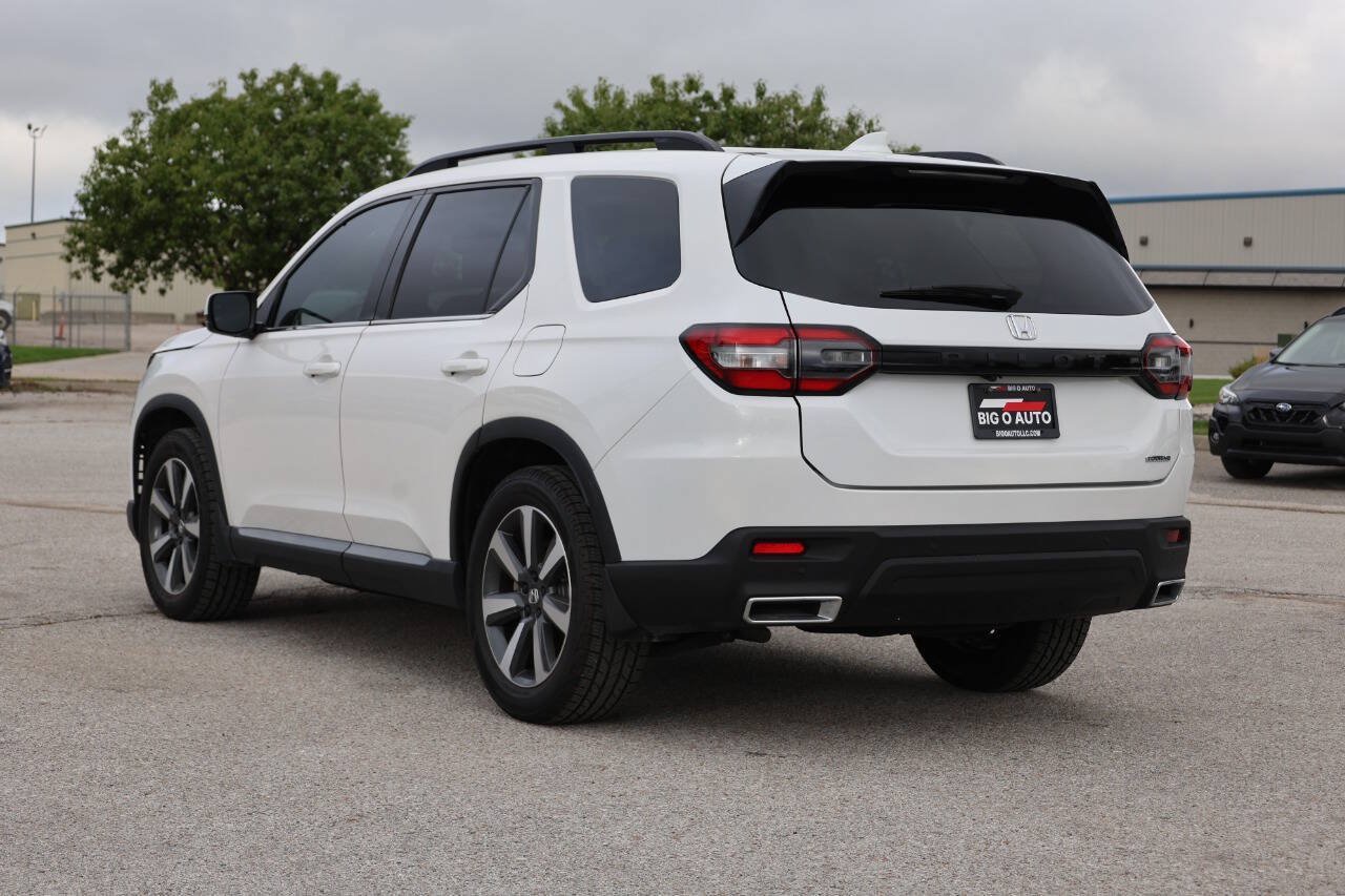 Used 2025 Honda Pilot Touring image 11