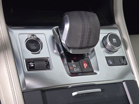 Used 2023 Jaguar F-PACE S image 31