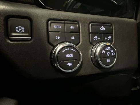 Used 2023 GMC Sierra 1500 Elevation image 30