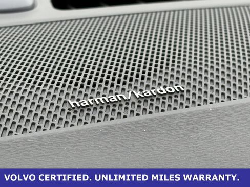 Certified 2023 Volvo XC40 B5 Ultimate w/ Protection Package Premier image 24