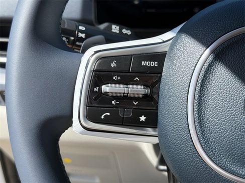 New 2026 Kia Carnival EX image 28