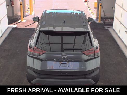 Used 2023 Nissan Rogue S image 5