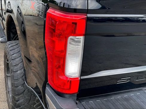 Used 2017 Ford F250 XLT AWD/4WD image 28