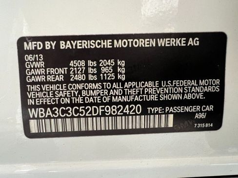 Used 2013 BMW 320i xDrive Sedan AWD/4WD image 22