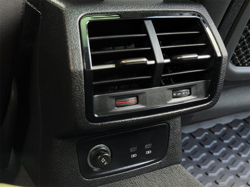 Used 2024 Audi Q3 2.0T Premium Plus image 34