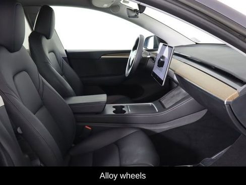 Used 2023 Tesla Model Y 2WD image 16