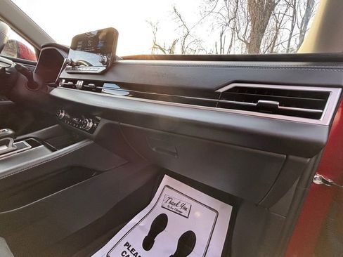 Used 2024 Mitsubishi Outlander SE image 18