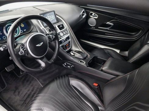Used 2018 Aston Martin DB11 V12 image 17