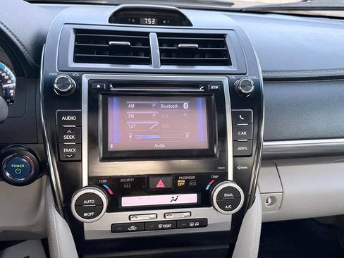 Used 2013 Toyota Camry XLE w/ Leather Pkg image 25