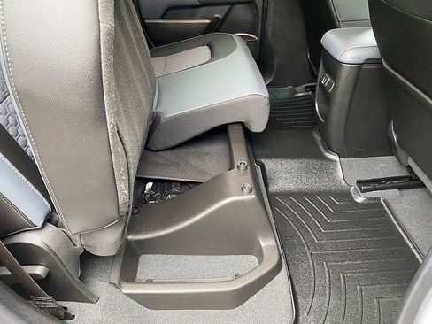 Used 2022 Chevrolet Colorado Z71 image 39