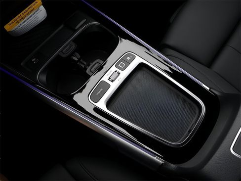 New 2025 Mercedes-Benz GLB 250 4MATIC image 26