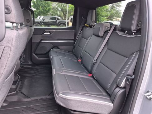 Used 2026 GMC Sierra EV Elevation AWD/4WD image 32