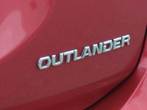 Used 2018 Mitsubishi Outlander ES AWD/4WD image 11
