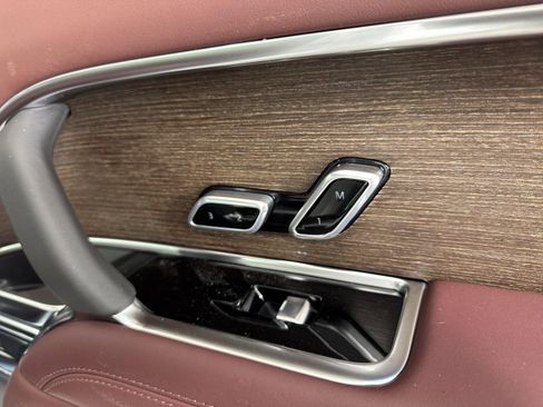 New 2025 Land Rover Range Rover SE image 35