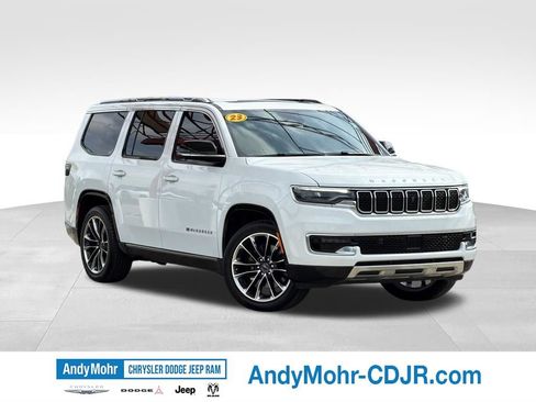 Used 2023 Jeep Wagoneer Series III w/ Premium Group I AWD/4WD image 1