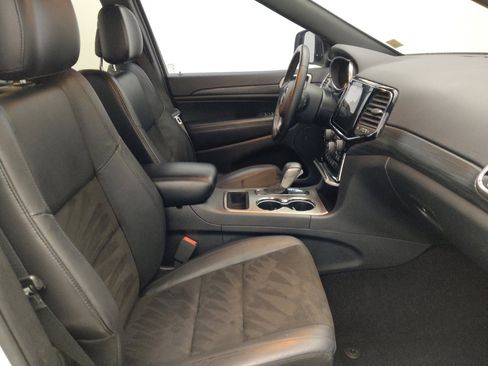 Used 2019 Jeep Grand Cherokee Laredo w/ Laredo X Package RWD image 21