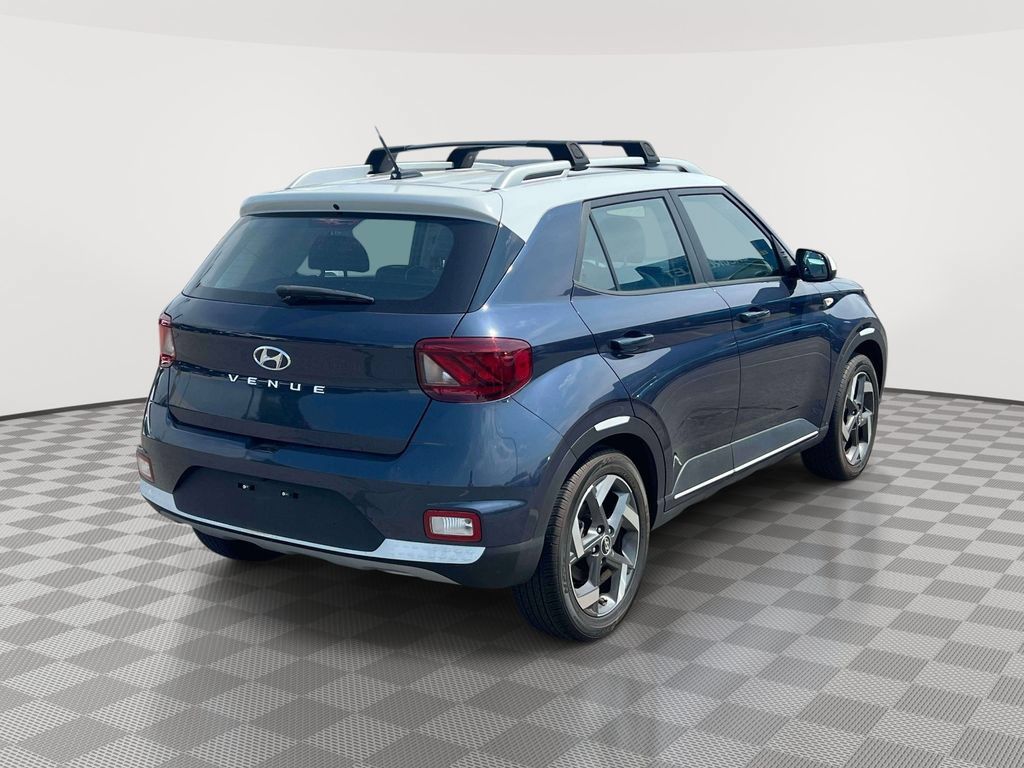 Used 2023 Hyundai Venue Limited FWD image 5