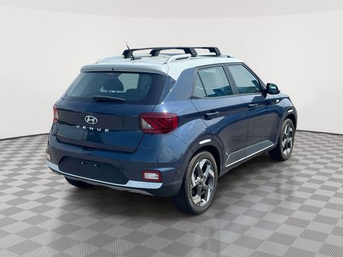 Used 2023 Hyundai Venue Limited FWD image 5