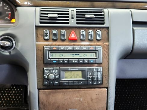 Used 2002 Mercedes-Benz E 55 AMG Sedan image 20