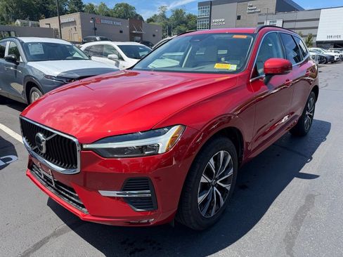 Used 2023 Volvo XC60 B5 Core w/ Climate Package AWD/4WD image 1