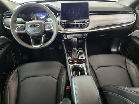 Used 2023 Jeep Compass Latitude AWD/4WD image 18