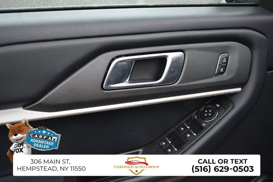 Used 2025 Ford Explorer ST-Line w/ ST-Line Street Pack AWD/4WD image 13