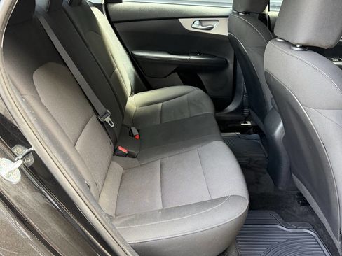 Used 2022 Kia Forte LXS FWD image 16