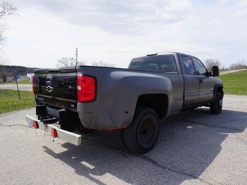 Used 2004 GMC Sierra 3500 4x4 Extended Cab w/ Heavy-Duty Power Package image 8