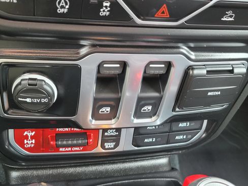 Used 2022 Jeep Wrangler Rubicon w/ LED Lighting Group AWD/4WD image 24