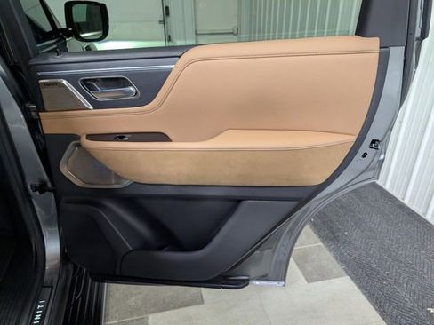 Used 2025 INFINITI QX80 Sensory AWD/4WD image 29