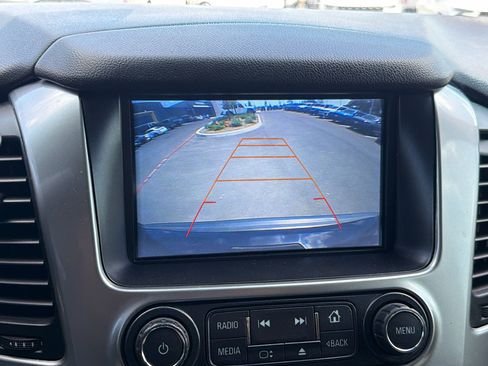 Used 2017 Chevrolet Suburban LS RWD image 28