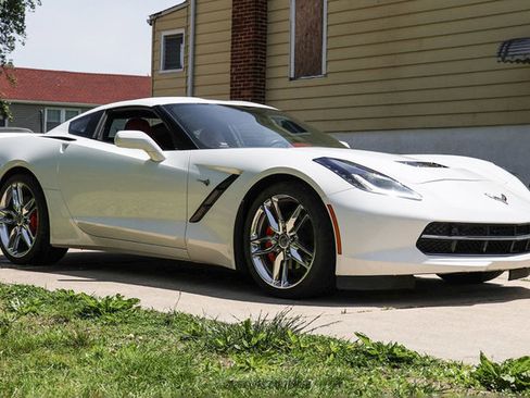 Used 2019 Chevrolet Corvette Stingray Coupe w/ 2LT Preferred Equipment Group RWD image 10