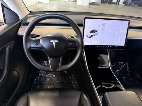 Used 2021 Tesla Model Y Long Range image 23