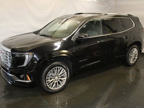 Used 2025 GMC Acadia Denali w/ LPO, Floor Liner Package image 2