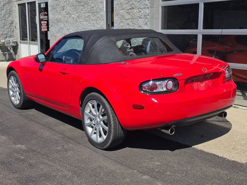 Used 2008 MAZDA MX-5 Miata Touring RWD image 5