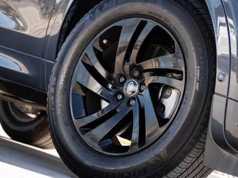 Used 2024 Land Rover Discovery Sport S image 9