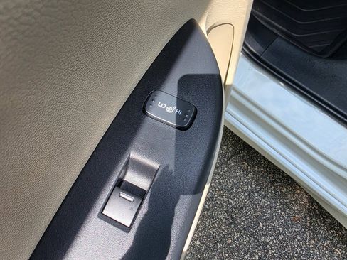 Used 2017 Honda Accord Touring image 31