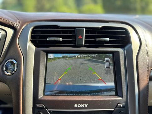 Used 2017 Ford Fusion Platinum FWD image 19
