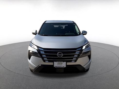 Used 2025 Nissan Rogue SV image 4