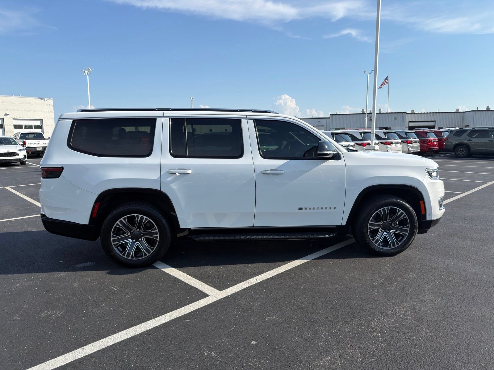 Used 2024 Jeep Wagoneer Series II w/ Flexible Seating Group AWD/4WD image 7