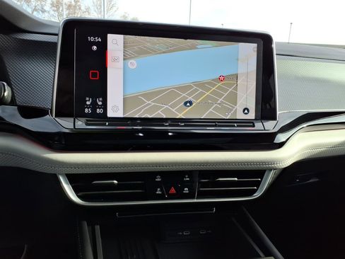 Used 2025 Volkswagen Atlas Cross Sport SEL Premium R-Line image 18