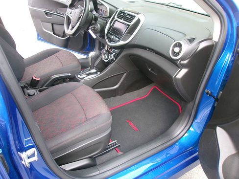 Used 2020 Chevrolet Sonic LT image 11