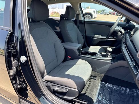 Used 2025 Kia K4 FWD image 22