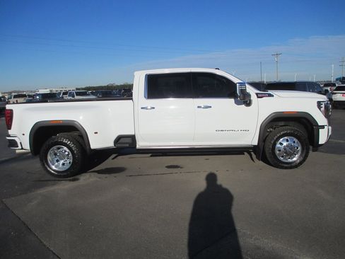 Certified 2024 GMC Sierra 3500 Denali w/ Denali Reserve Package image 4