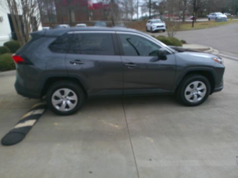 Used 2023 Toyota RAV4 LE image 18