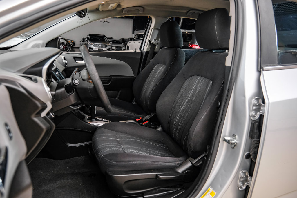Used 2020 Chevrolet Sonic LT FWD image 41